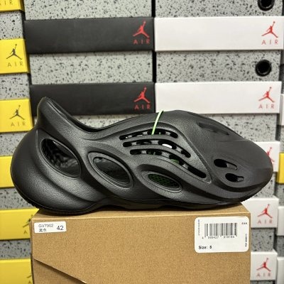 Yeezy Foam Runner “Onyx”