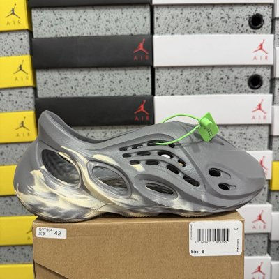 Yeezy Foam Runner “MX Granite”