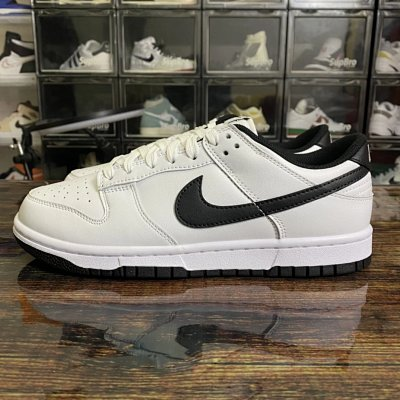 Dunk Low “White Black Panda”