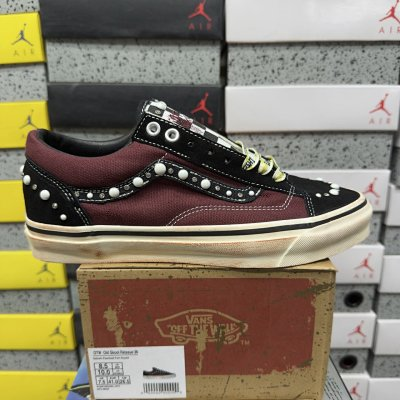 Vans Old Skool Studded “Maroon”