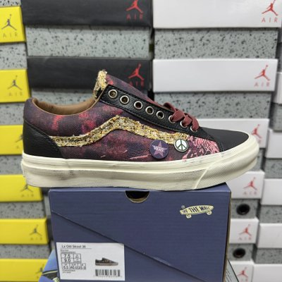 Vans Old Skool “Graphic Burgundy”