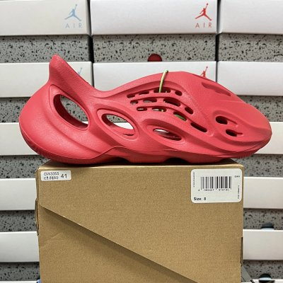 Yeezy Foam Runner “Vermillion”