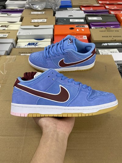 SB Dunk Low “Phillies”